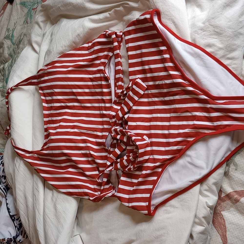 Cute red striped two piece bathing suit 2x